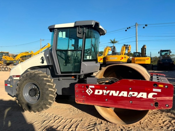 Rolo Compactador Dynapac CA25 ano 2025