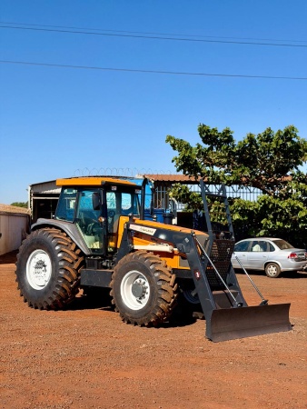 Trator Valtra BH 185i ano 2011 - BH 185i - Máquinas Agrícolas