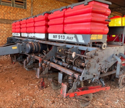 Plantadeira Massey Ferguson MF 513 ano 2009