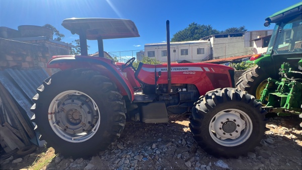 Trator Massey Ferguson MF 4292 ano 2014 - MF 4292 - Máquinas Agrícolas