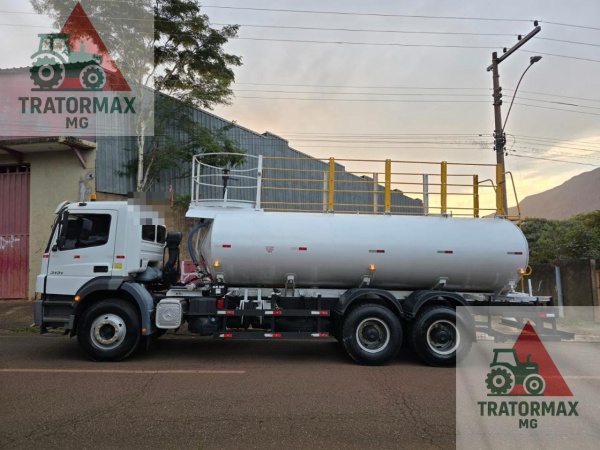 Caminhão Mercedes Benz AXOR 3131 6X4 ano 2018 - AXOR 3131 6X4 - Caminhões e Carretas