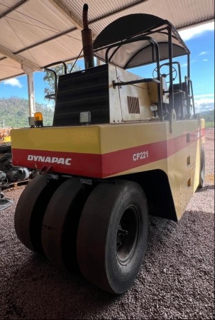 Rolo Compactador Dynapac CP221 ano 2002 - CP221 - Pavimentação e Infraestrutura
