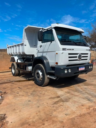 Caminhão Volkswagen 17.190 ano 2013