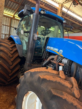 Trator New Holland T7.240 - T7.240 - Máquinas Agrícolas