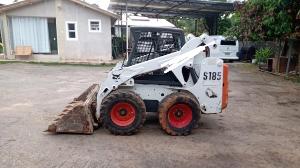 Mini Carregadeira Bobcat S185 ano 2010
