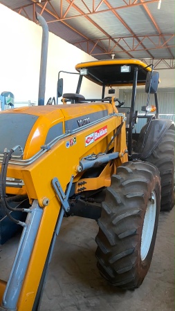 Trator Valtra BM125 ano 2011 - BM125 - Máquinas Agrícolas