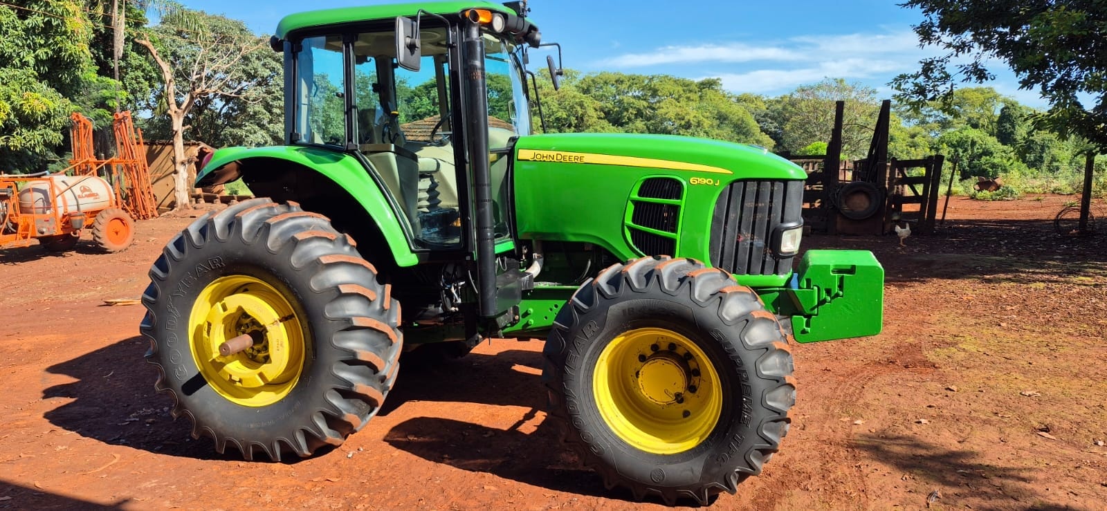 Trator John Deere 6190J ano 2019
