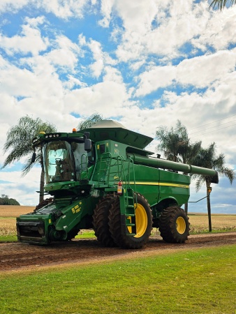 Colheitadeira John Deere S670 ano 2014 - S670 - Máquinas Agrícolas