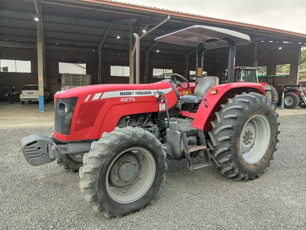Trator Massey Ferguson MF 4275 ano 2012