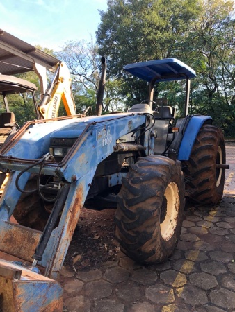 Trator New Holland TM 150 ano 2007 - TM 150 - Máquinas Agrícolas
