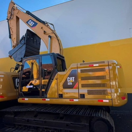 Escavadeira Caterpillar 320 ano 2019