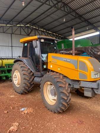 Trator Valtra BM125i ano 2013 - BM125i - Máquinas Agrícolas