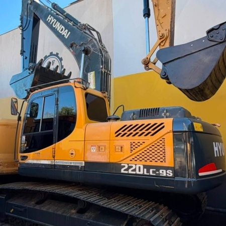 Escavadeira Hyundai 220LC-9S ano 2020 - 220LC-9S - Máquinas de Linha Amarela