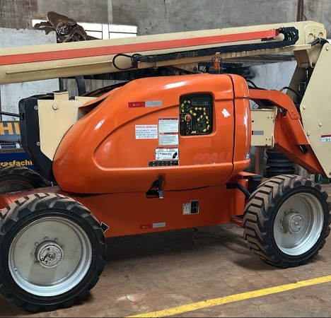 Plataforma JLG 600AJ ano 2010