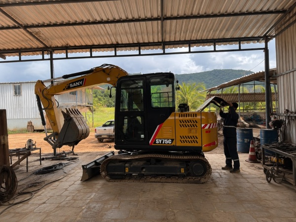 Mini Escavadeira SANY SY75 C ano 2024 - SY75 C - Máquinas de Linha Amarela