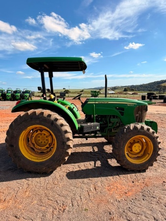 Trator John Deere 5078 E ano 2014 - 5078 E - Máquinas Agrícolas