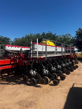 Plantadeira Jumil 8090PD ano 2014