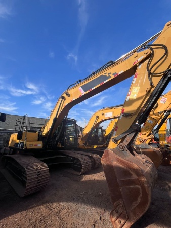 Escavadeira SANY SY215C ano 2021 - SY215C - Máquinas de Linha Amarela