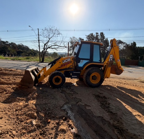 Retroescavadeira JCB 3CX ano 2022 - 3CX - Máquinas de Linha Amarela