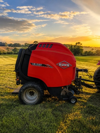 Enfardadeira Kuhn VB 3165 ano 2022