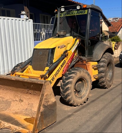 Retroescavadeira New Holland B110B ano 2023 - B110B - Máquinas de Linha Amarela