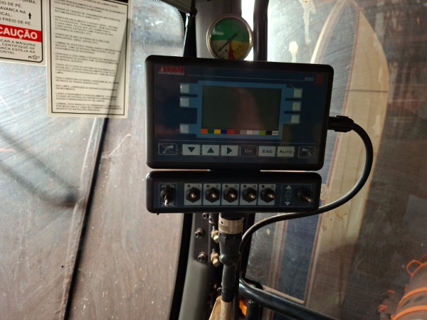 Pulverizador Autopropelido Metalfor MULTIPLE 2500 ano 2010