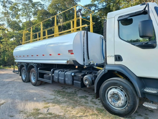 Caminhão Volvo VM 270 ano 2021 - VM 270 - Caminhões e Carretas