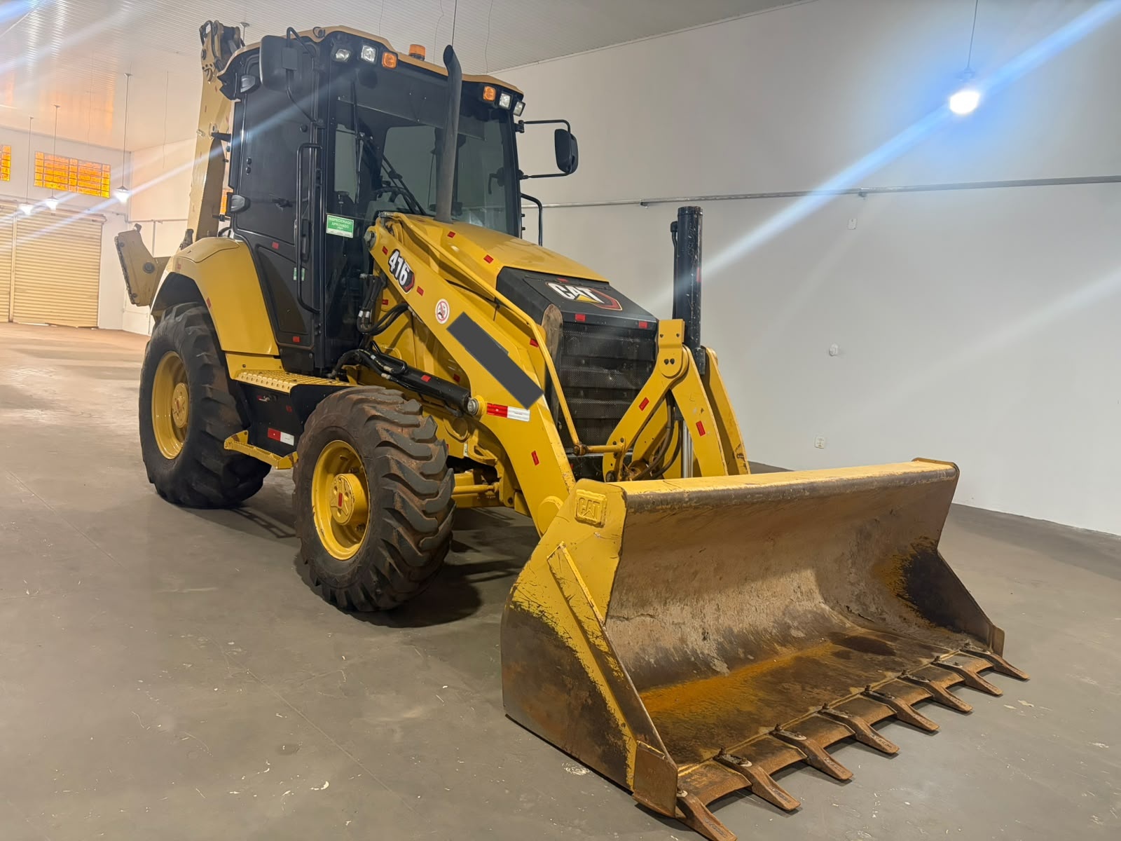 Retroescavadeira Caterpillar 416 ano 2025