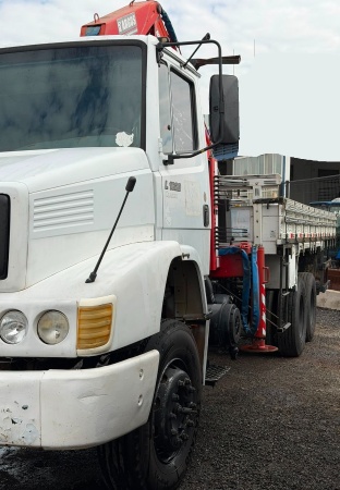Caminhão Mercedes Benz L1620 ano 2010