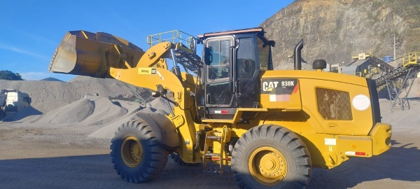 Pá Carregadeira Caterpillar 938K ano 2019