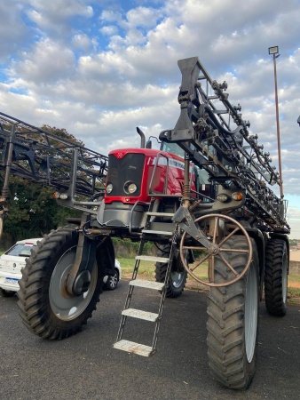 Pulverizador Autopropelido Massey Ferguson MF 9030 ano 2015