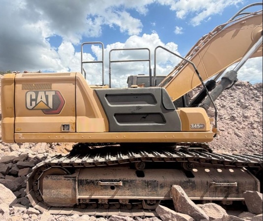 Escavadeira Caterpillar 345 ano 2022 - 345 - Máquinas de Linha Amarela