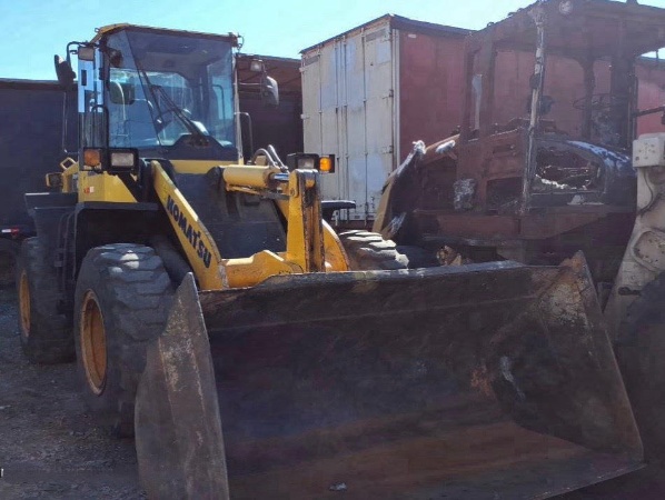 Pá Carregadeira Komatsu WA 200 ano 2019 - WA 200 - Máquinas de Linha Amarela