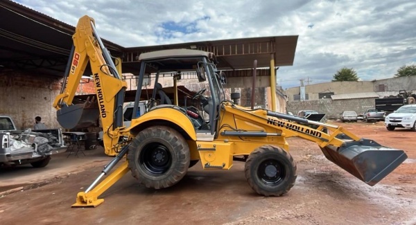 Retroescavadeira New Holland LB 90 ano 2009 - LB 90 - Máquinas de Linha Amarela