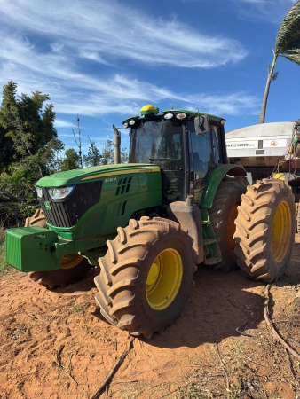 Trator John Deere 6210 M ano 2021