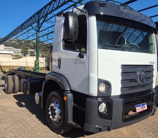 Caminhão Volkswagen 17-230 Constellation Prime ano 2019 - 17-230 Constellation Prime - Caminhões e Carretas