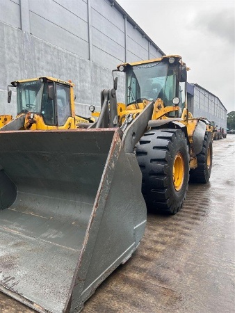 Pá Carregadeira Volvo L110F - L110F - Máquinas de Linha Amarela