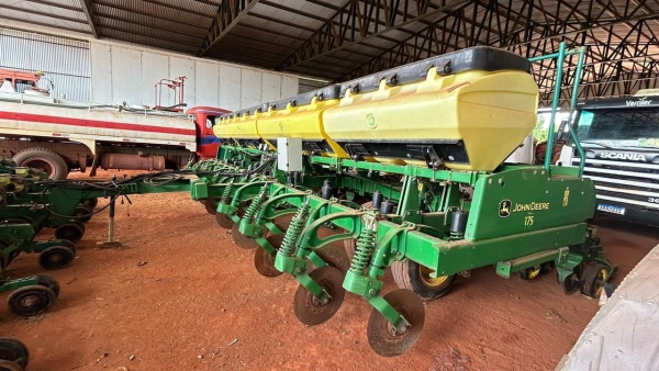 Plantadeira John Deere 2117 CCS ano 2013