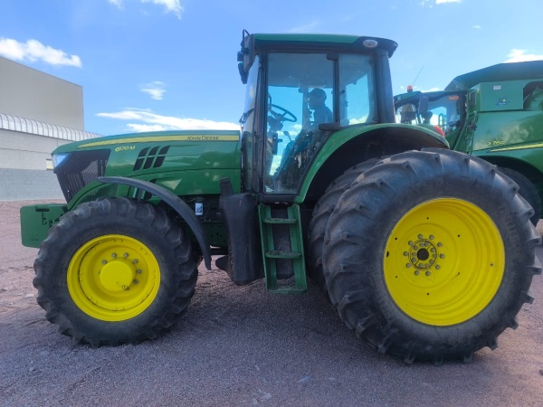 Trator John Deere 6170M ano 2022