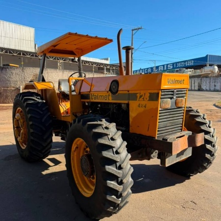 Trator Valmet 128 ano 1986