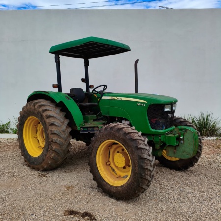 Trator John Deere 5075E ano 2016