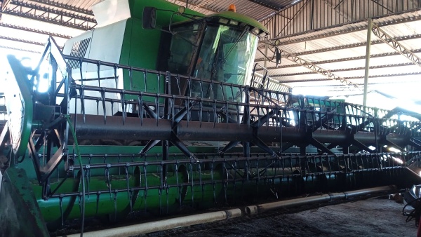 Colheitadeira John Deere 1550 ano 2002
