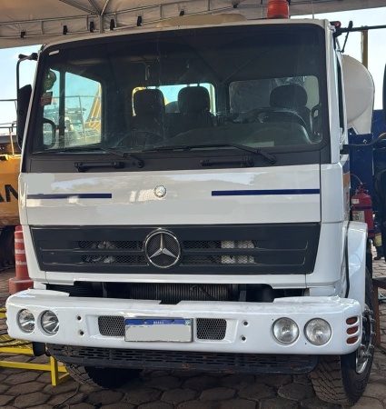 Caminhão Mercedes Benz Atron 2729 ano 2015