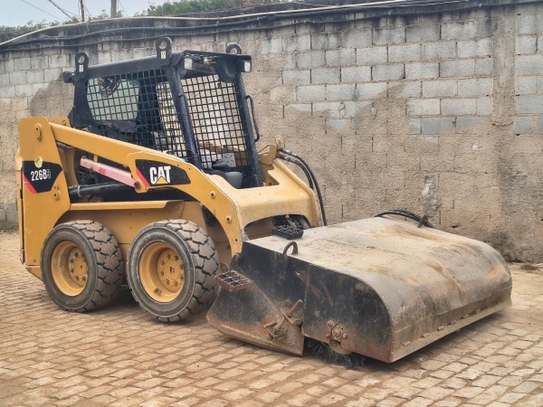 Mini Carregadeira Caterpillar 226B3 ano 2016