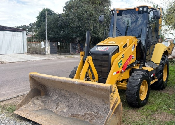 Retroescavadeira Caterpillar 416 ano 2024 - 416 - Máquinas de Linha Amarela
