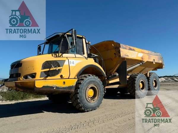 Caminhão Volvo A30F ano 2012 - A30F - Caminhões e Carretas