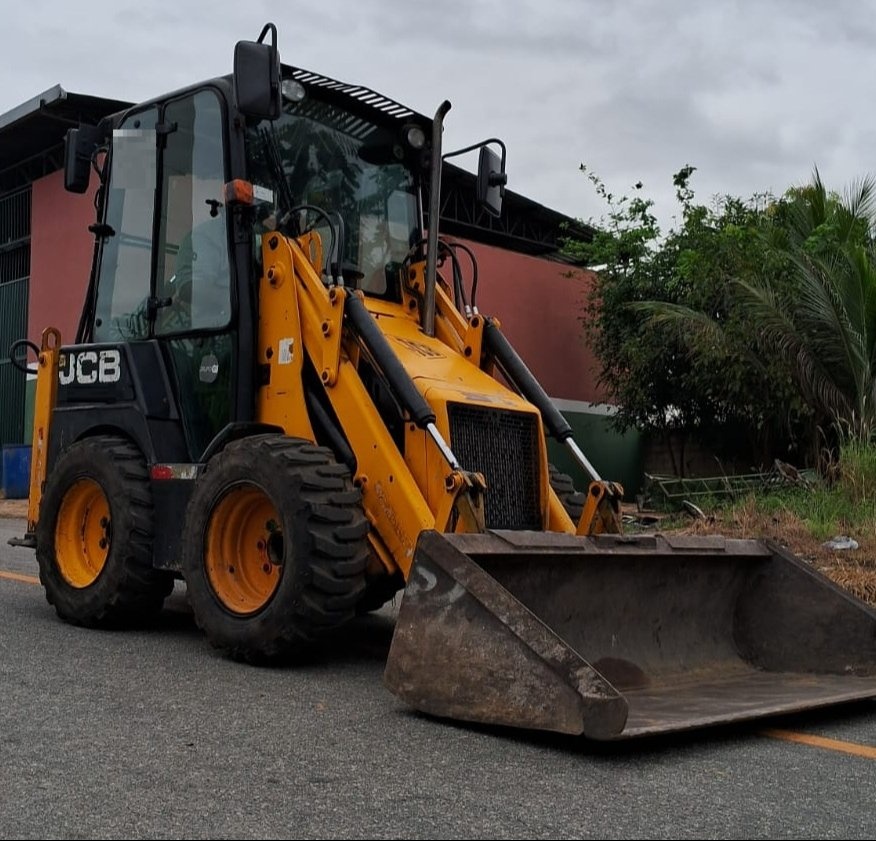 Mini Retroescavadeira JCB 1CX ano 2014