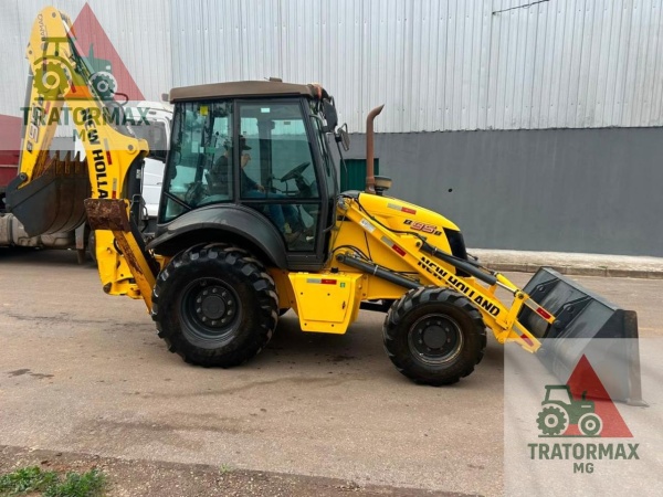 Retroescavadeira New Holland B95B 4x4 ano 2023 - B95B 4x4 - Máquinas de Linha Amarela