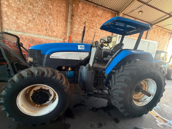 Trator New Holland TM 7010 ano 2011 - TM 7010 - Máquinas Agrícolas