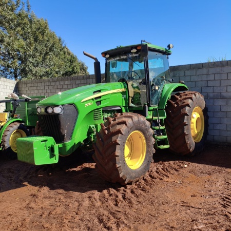 Trator John Deere 7230J ano 2023 - 7230J - Máquinas Agrícolas